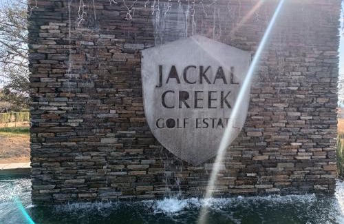 Greater Johannesburg Metropolitan Area Apartment | Malaika Luxurious Crib, Jackal Creek Golf Estate, Northriding