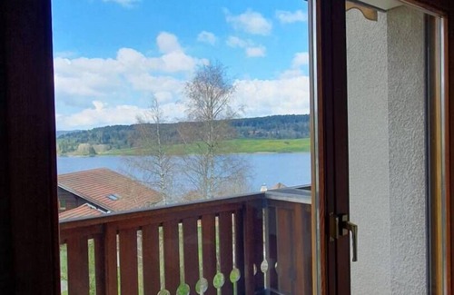 Malbuisson Apartment | MALBUISON- Appartement avec vu sur le lac Saint Point