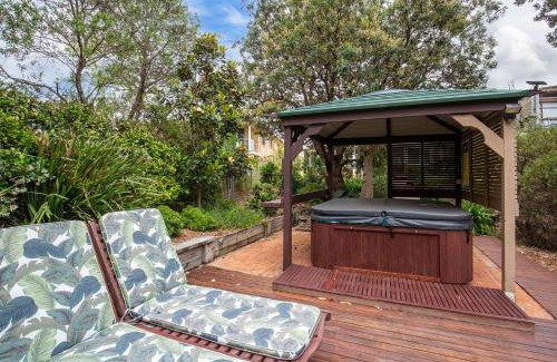 Culburra Beach House | Malda's Retreat - Pet Friendly Absolute Beachfront
