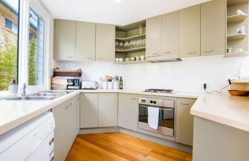 Culburra Beach House | Malda's Retreat - Pet Friendly Absolute Beachfront