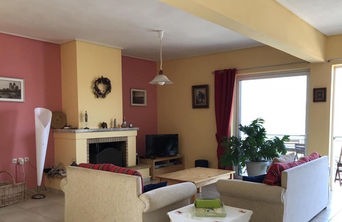 Theologos Apartment | Malesina: Apartment/ flat - MALESINAResidential flat