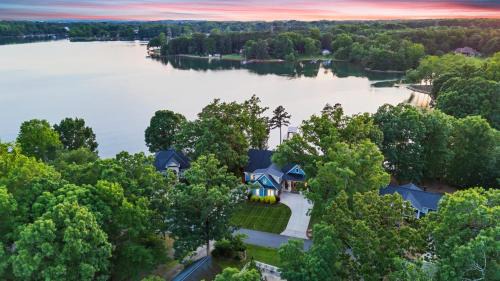 Denver House | Mallard Vestige