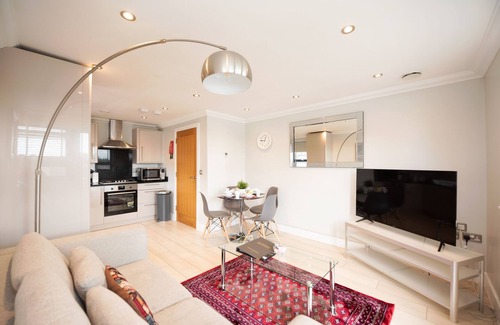 Reading Apartment | Malthouse Court - Superior 2-Bed w/Balcony
