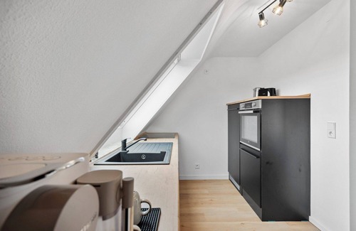 West Apartment | Malu Rooms - Top location, air conditioning, Netflix, 24h check-in