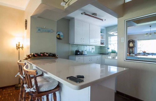 Cape Town City Centre Apartment | Mama Africa Welcomes you to Cape Town! Secure Spacious 2 bedroom apartment