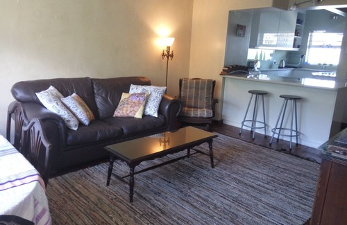 Cape Town City Centre Apartment | Mama Africa Welcomes you to Cape Town! Secure Spacious 2 bedroom apartment