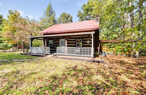 Mammoth Cave House | Mammoth Cave Cabin with Fire Pit - 3 Mi to Lake!