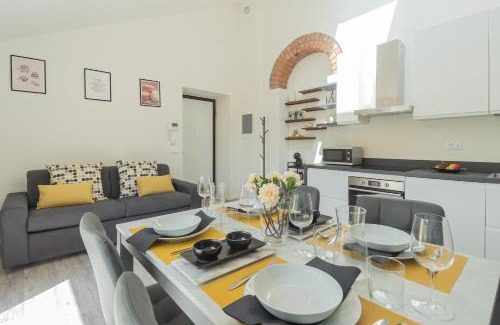 Como Apartment | ManaraQuattro - Apartment with free parking and view in Como, near the center - Lake Como