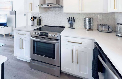 Onion Creek Meadows House | Manchaca Meadows Mini Villa Pool & Spa 20 min DT