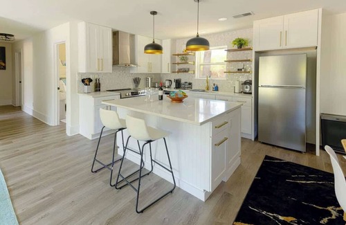 Onion Creek Meadows House | Manchaca Meadows Mini Villa Pool & Spa 20 min DT