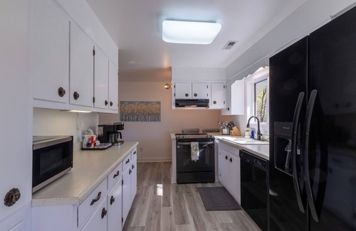 Waynesville House | Mandrum House - Cozy 2Bedroom/2 Bathroom House Close to Downtown Waynesville