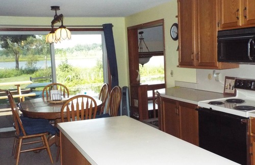 Sheridan House | Mann Lake Cottage, Year Round, Pet friendly, sleeps 14, private relaxing, groups