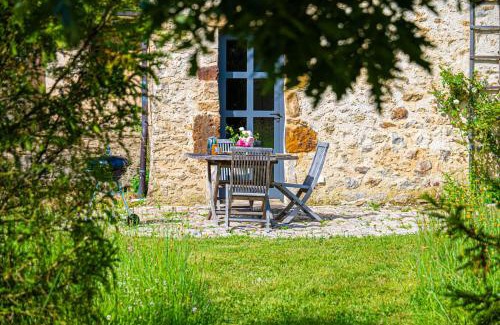 Saint-Celerin Apartment | Manoir de Buis
