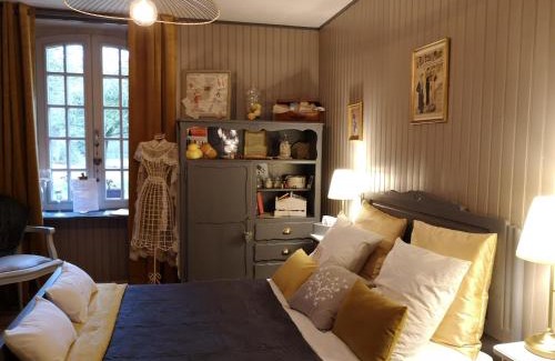 La Chapelle-Chaussee Bed & Breakfast | Manoir de l'Alleu