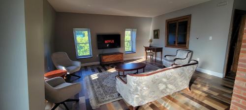 Waterville Apartment | Manoir Hunting 1869