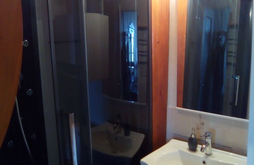 Beaumont Bed & Breakfast | Manoir Le Cristal, Futuroscope from 33 euros