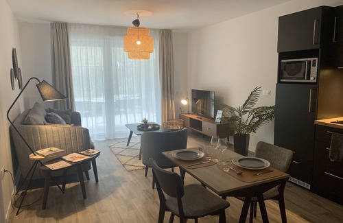 Poissy House | Manoir Le Parc des Aubiers
