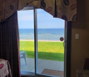 Sainte-Anne-des-Monts Hotel | Manoir sur Mer