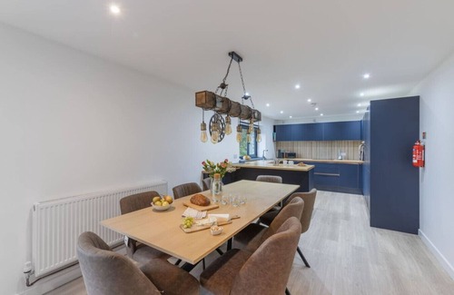 Wainhouse Corner Cottage | Manor a spacious modern cottage for families or groups
