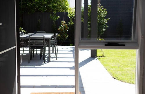 Brighton Villa | Manor Brighton Beach - Breezy, light and newly renovated - 200m from the beach