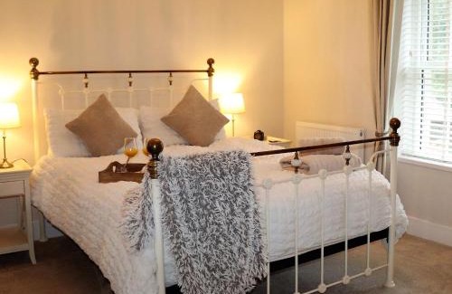 Ventnor House | Manor Farm Cottage - Pet friendly