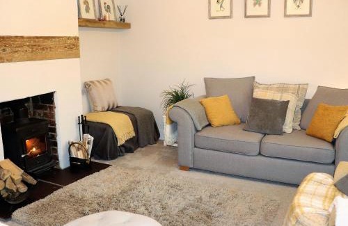 Ventnor House | Manor Farm Cottage - Pet friendly