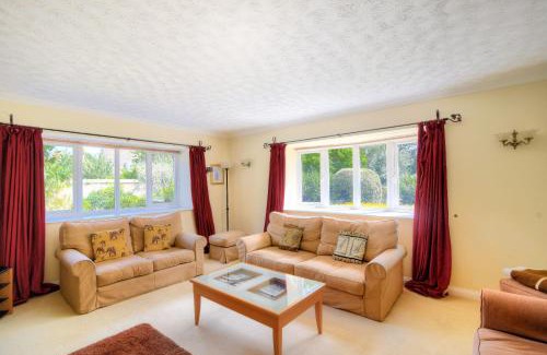 Burton Bradstock House | Manor Lodge