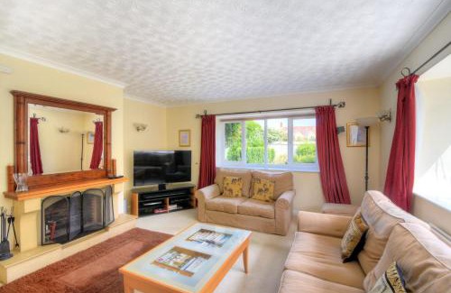 Burton Bradstock House | Manor Lodge