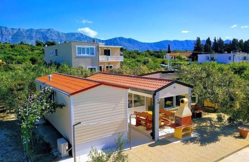 Sucuraj House | Manora guest pool house Sucuraj