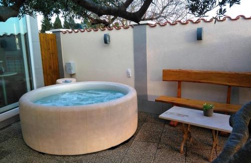 Sucuraj House | Manora guest pool house Sucuraj