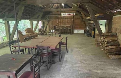 Aubusson Apartment | Manornella, beaux volumes, grand garage idéal Mas du Clos