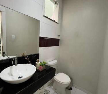 40 Horas House | Mansão em Condomínio