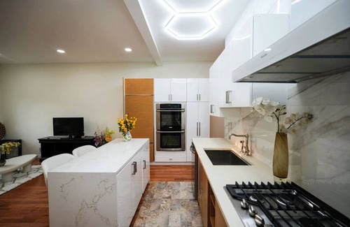 West New York Condo | Mansion Retreat -15 min to NYC w/views
