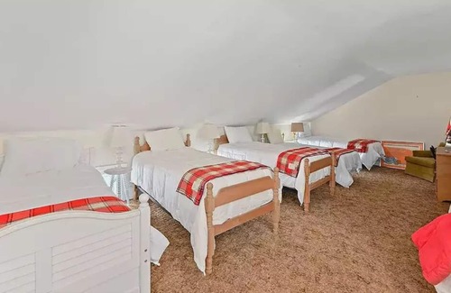 Hobart House | Mansion Valley Catskills Estate