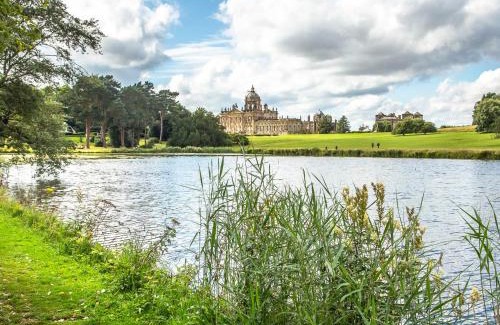 Slingsby House | Maple Cottage