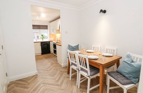 Church Fenton Cottage | MAPLE HOUSE, romantic, character holiday cottage in Church Fenton