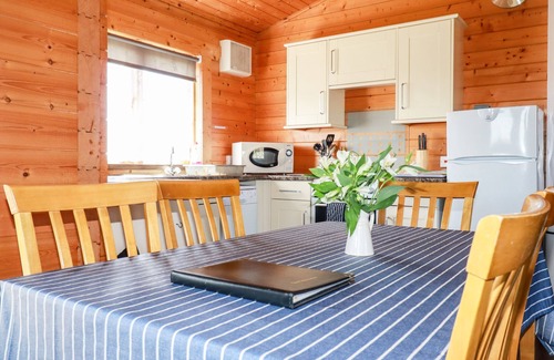 Bodmin Cottage | MAPLE LODGE, family friendly, character holiday cottage in Lanivet