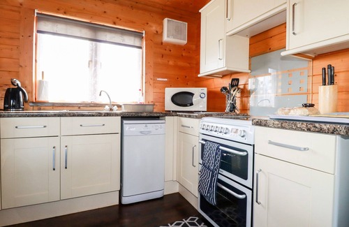 Bodmin Cottage | MAPLE LODGE, family friendly, character holiday cottage in Lanivet