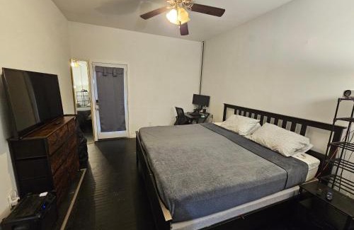 Academy - Sherman Park House | Maple Manor Private