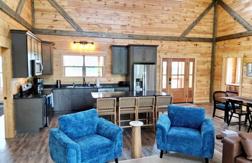 Rogers Cabin | Maple Moon | Hot tub | WiFi | Brand New2024