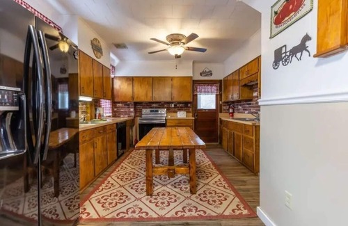 Hesston House | Maple Station - Raystown Lake: Seven Points Marina
