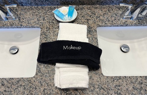 Lebanon Hotel | Maple Tree Inn