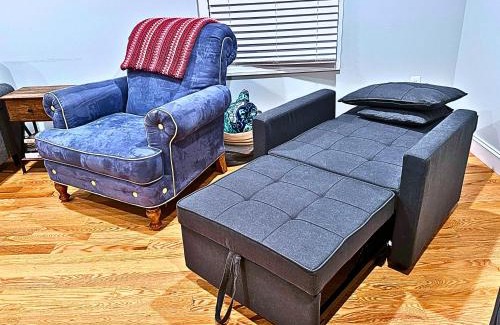 Kingston House | Maplewood Spacious Home Fire Pit Mod Location Pet Ok by Vacation Your Way