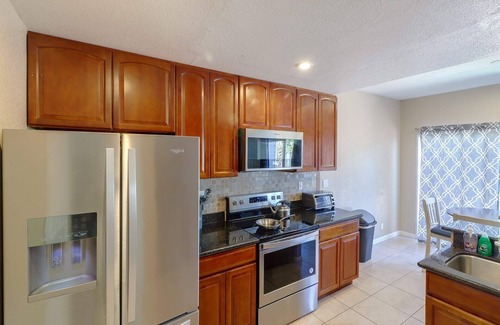 Mount Eden House | @ Marbella Lane - 4BR City Escape in Hayward