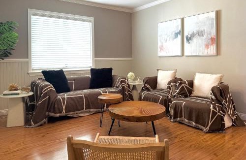 Northwest Anaheim House | #Marbella Lane - Charming 4BR Bungalo for Relaxing Retreat