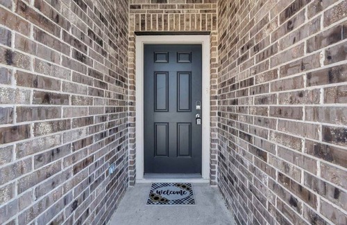 Austin Cottage | @ Marbella Lane - Polished 3BR Home in Austin TX