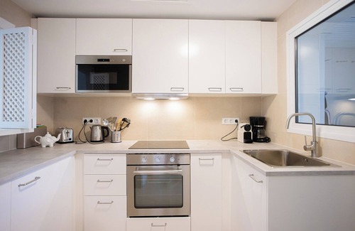 Golden Mile Apartment | Marbella Luxury apartment 110m2, 300 meters from beach in Tropical Gardens