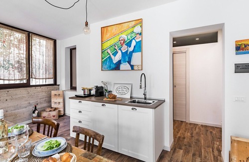 Crociale Apartment | Marconi 2 Apartment by Wonderful Italy