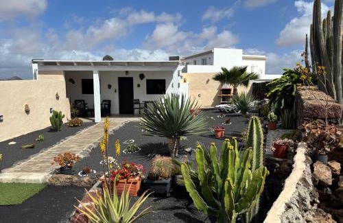 El Cuchillo House | Mardelava