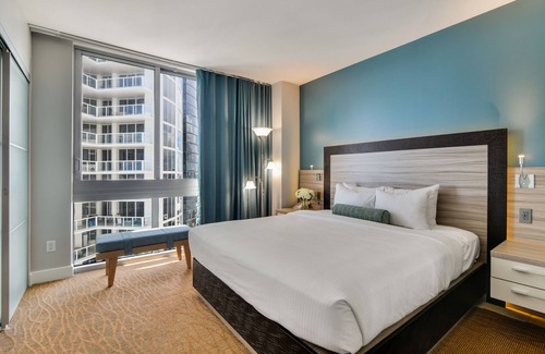 Sunny Isles Beach Hotel | Marenas Ocean View Apartment